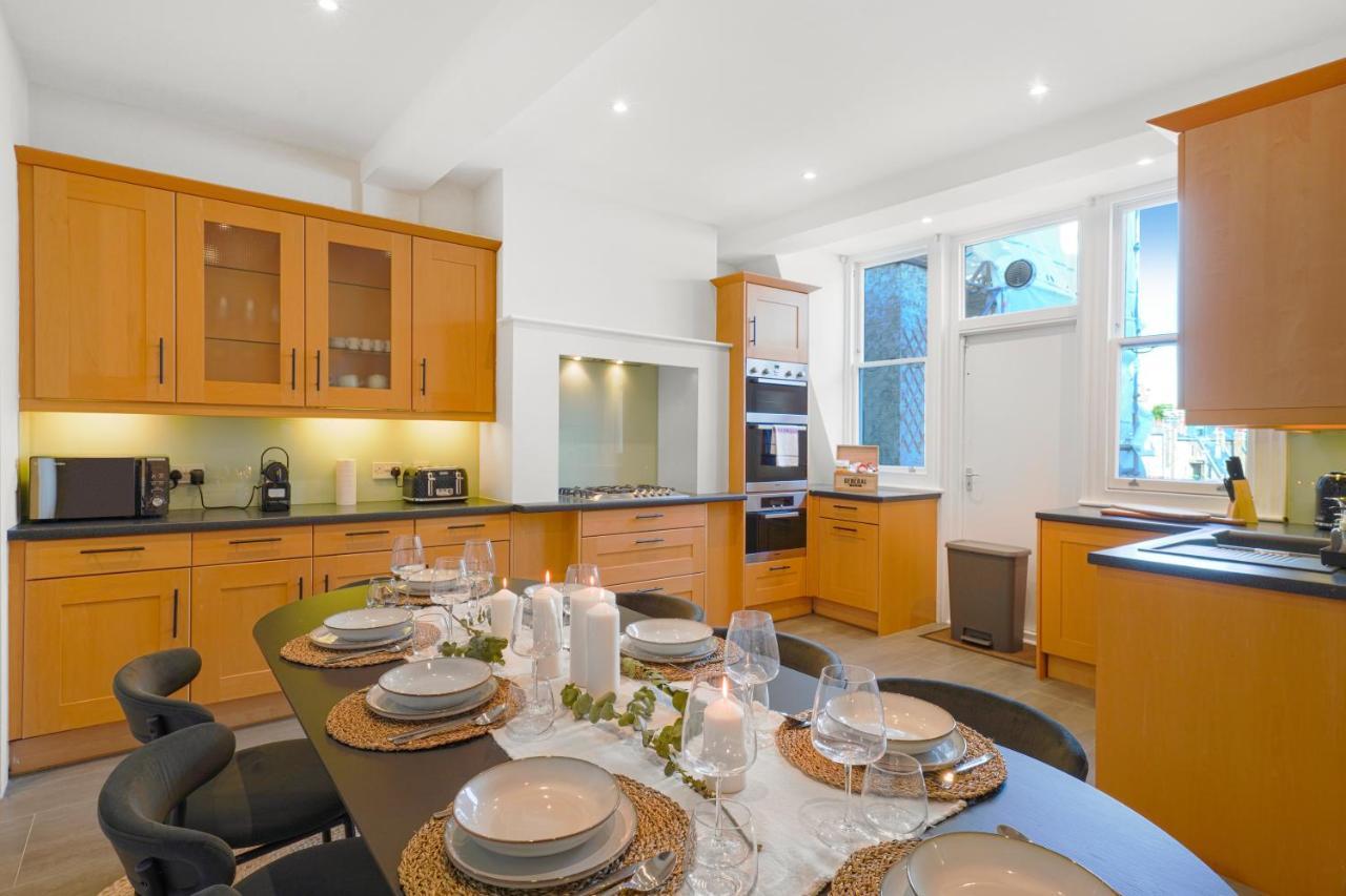 Spacious And Modern 4 Beds Home In Kensington Лондон Экстерьер фото