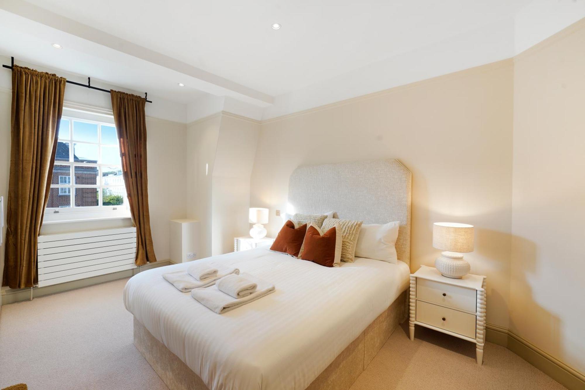 Spacious And Modern 4 Beds Home In Kensington Лондон Экстерьер фото