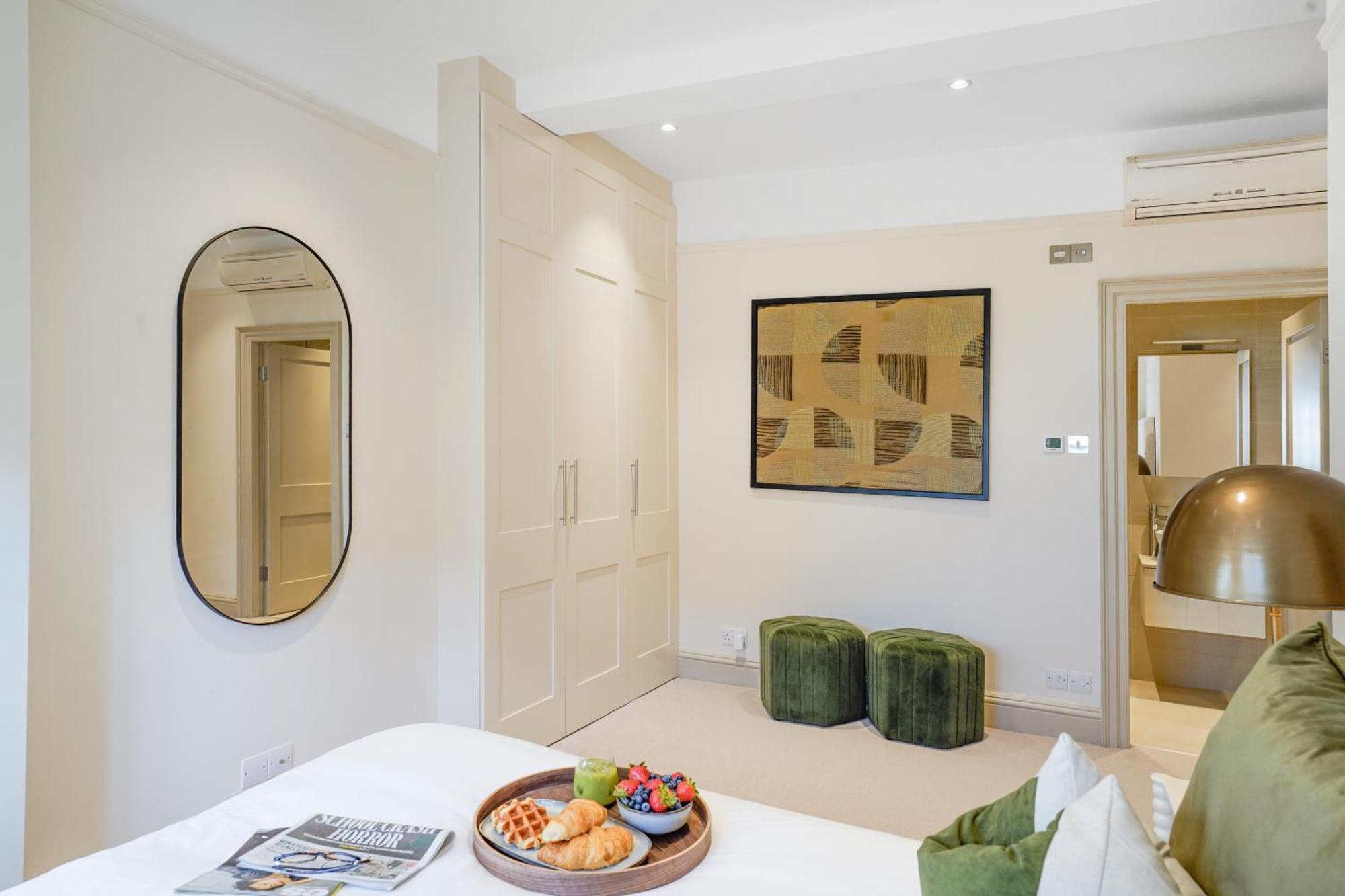 Spacious And Modern 4 Beds Home In Kensington Лондон Экстерьер фото