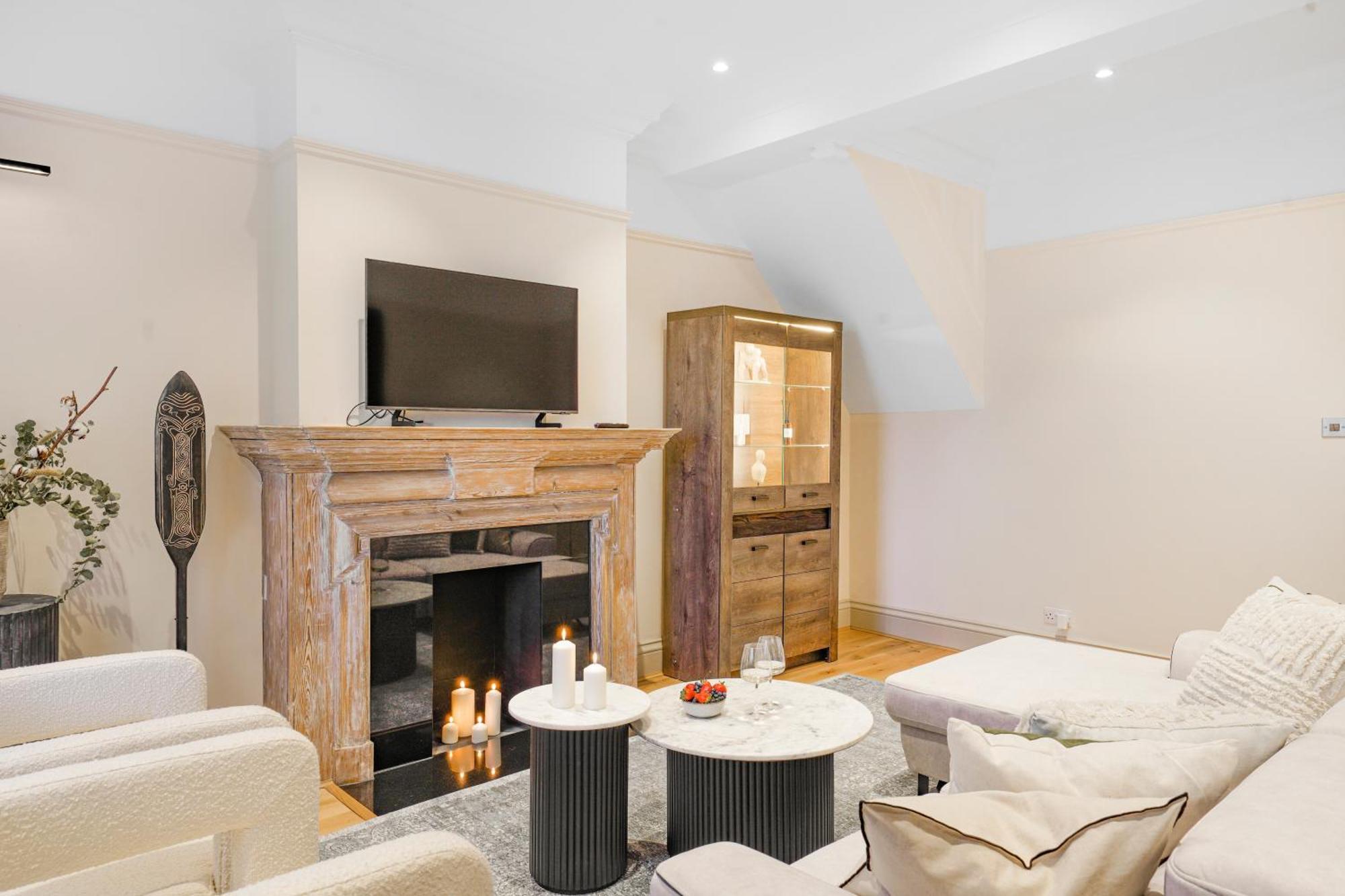Spacious And Modern 4 Beds Home In Kensington Лондон Экстерьер фото